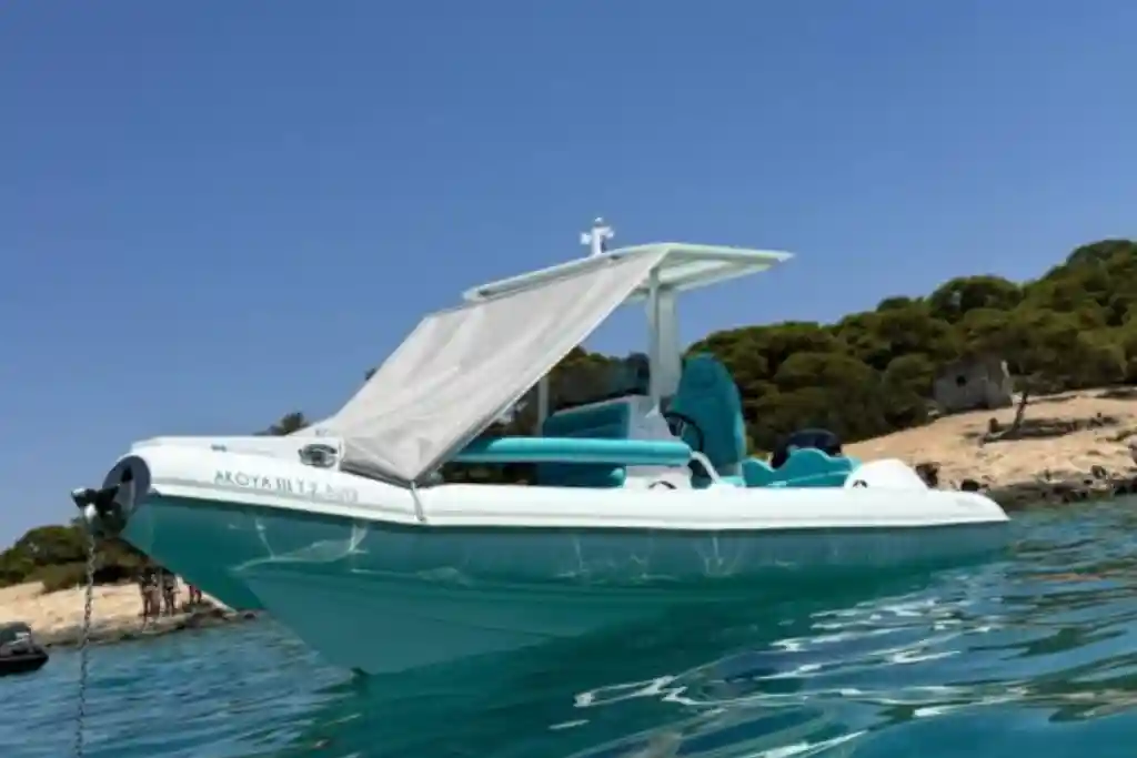 Akoya III, boat for rent in Athens