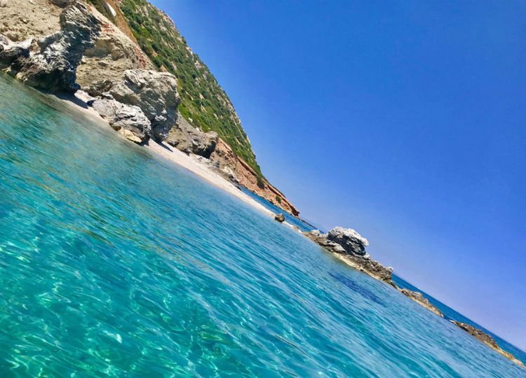 Arsida, Patroklos & Sounio, guided boat tour from Athens